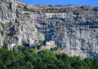 la-grotte-sainte-marie-madeleine-et-la-sainte-baume